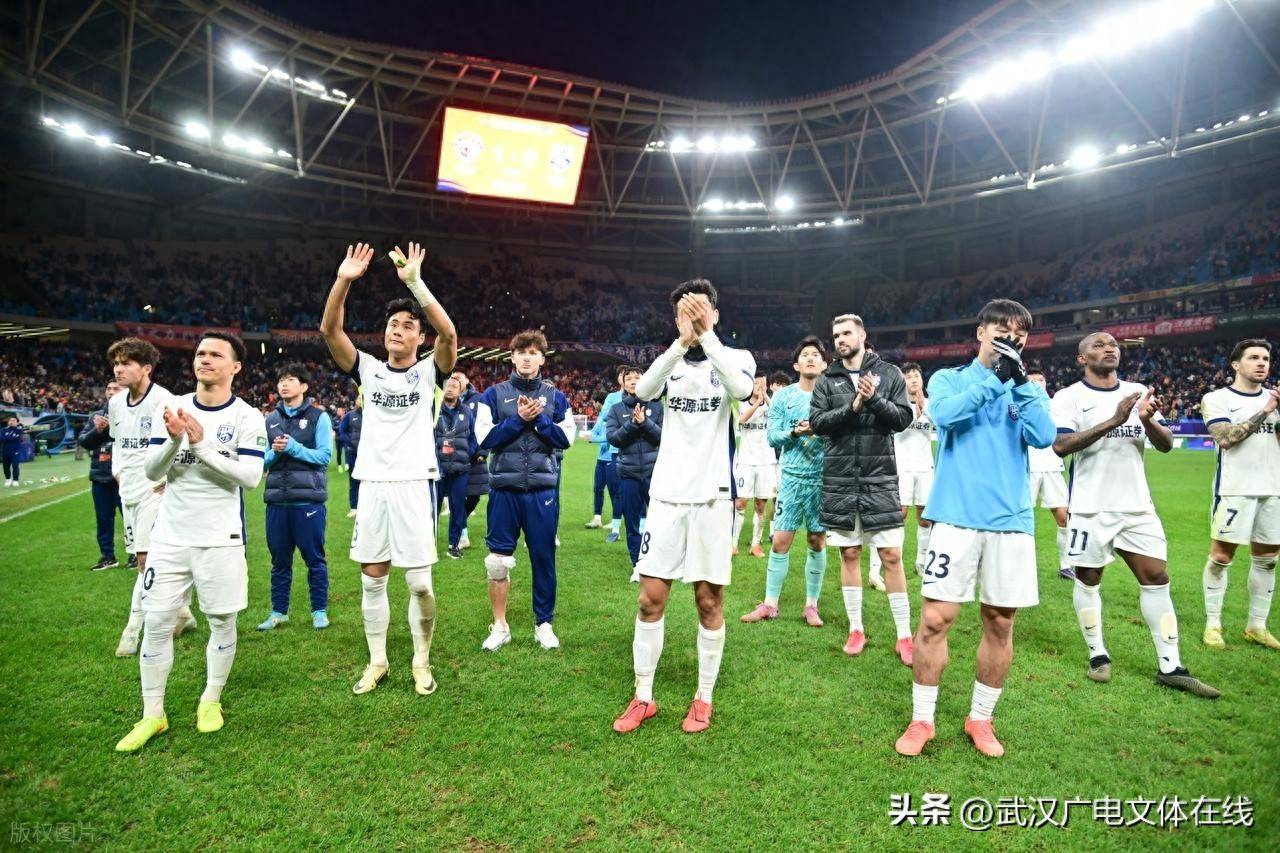 风云突变！武汉三镇国际比赛日扳平良机，足总杯版图或变，态度坚定，轮换策略成焦点的简单介绍