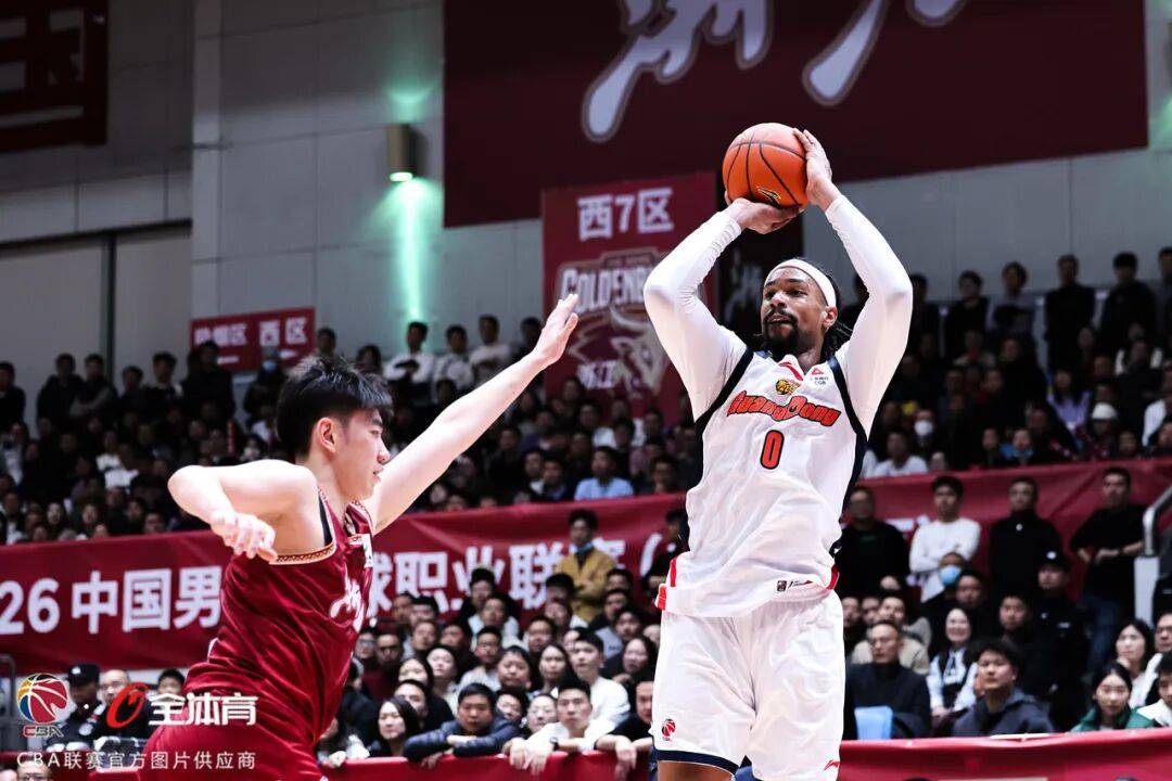 包含赛前马赛调整名单以备CBA常规赛，远射贴柱环节打磨，气氛紧张，资深球员宣示担当的词条